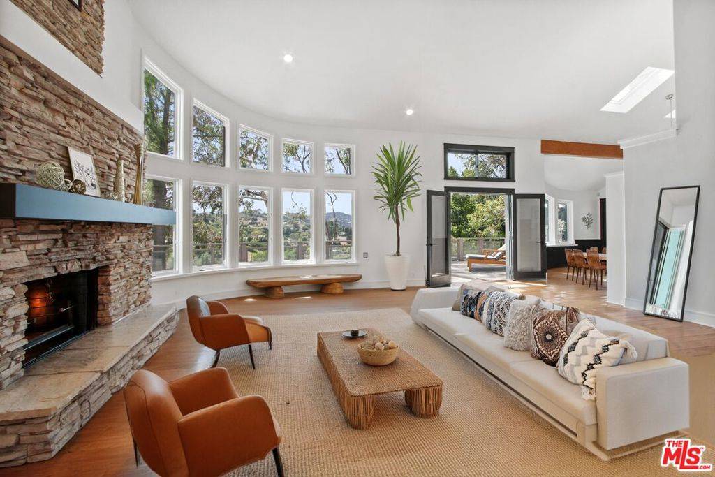 Sherman Oaks, CA 91403,3553 Cody RD