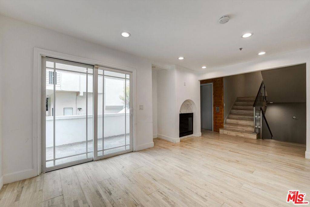 Beverly Hills, CA 90210,1754 Franklin Canyon DR