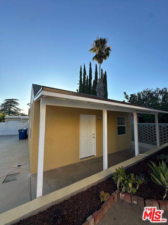Sunland, CA 91040,10429 Oro Vista AVE #1/2