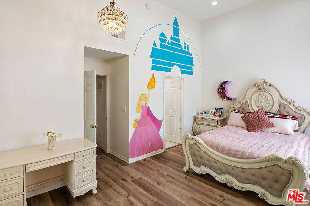 Tarzana, CA 91356,18730 Hatteras ST #25