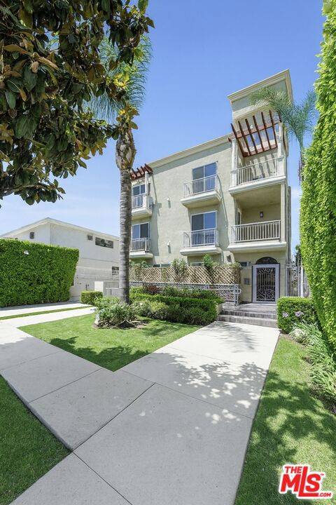 Los Angeles, CA 90038,1023 Wilcox AVE #102