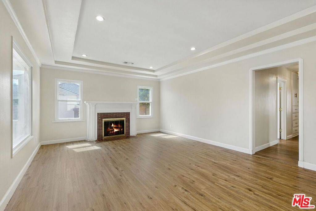 Inglewood, CA 90301,237 W Kelso ST