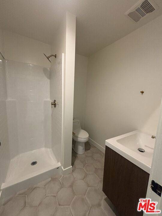 Granada Hills, CA 91344,16128 Devonshire ST