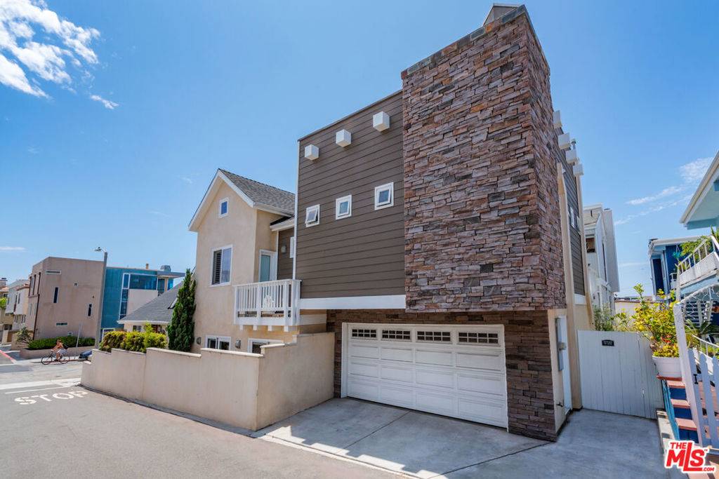 Hermosa Beach, CA 90254,219 2nd ST