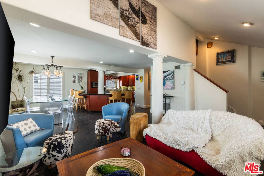 Hermosa Beach, CA 90254,219 2nd ST