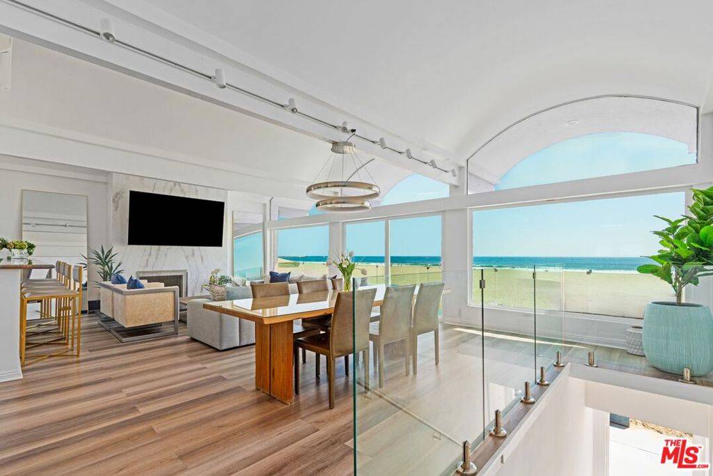Marina Del Rey, CA 90292,3806 Ocean Front WALK #2