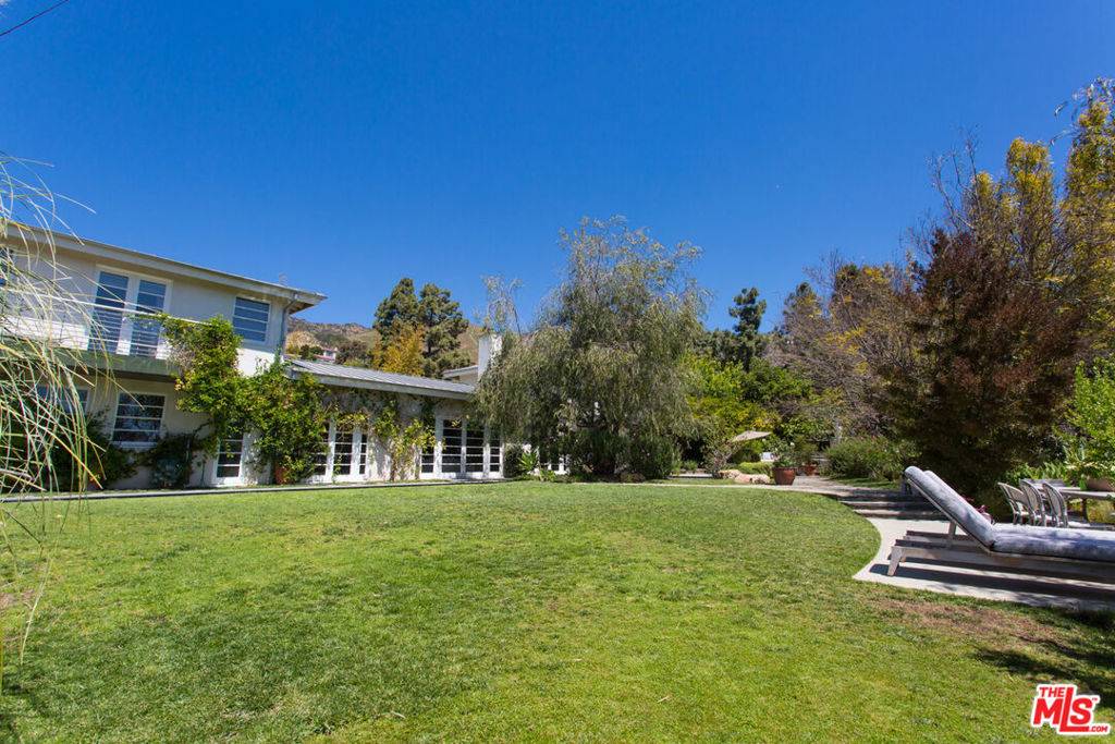 Los Angeles, CA 90068,3220 Tahoe PL