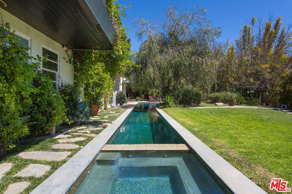Los Angeles, CA 90068,3220 Tahoe PL
