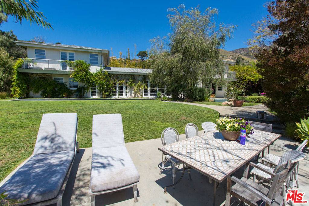 Los Angeles, CA 90068,3220 Tahoe PL