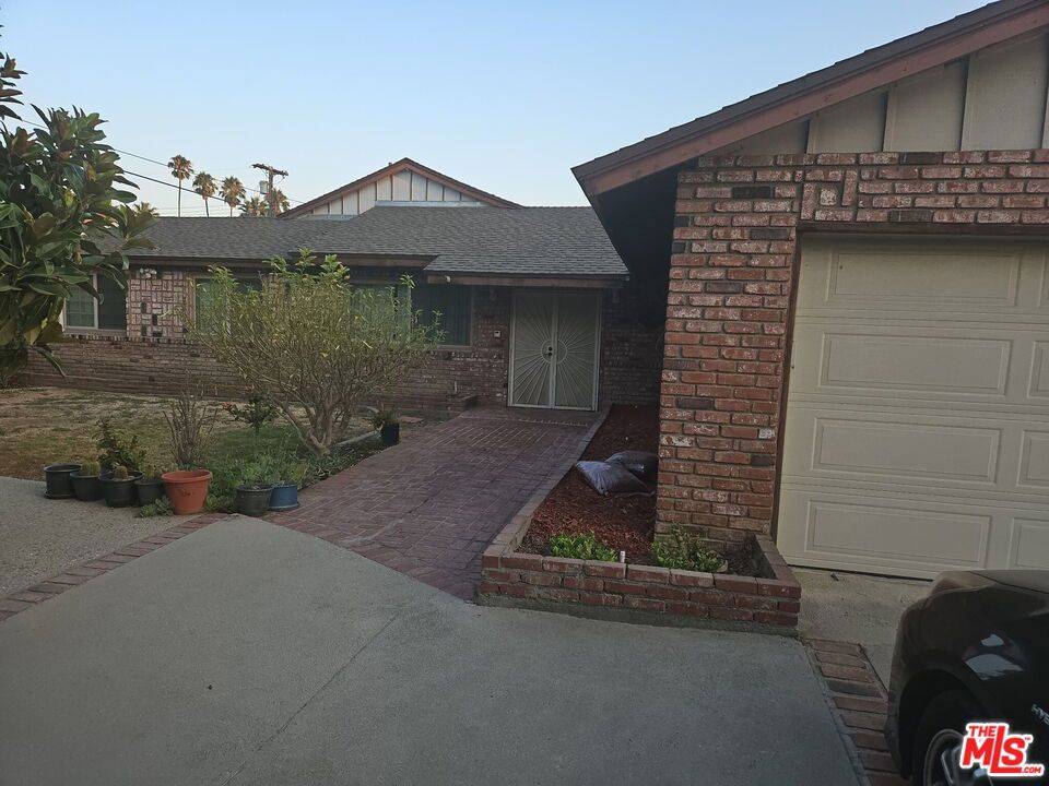 Northridge, CA 91324,19136 Malden ST