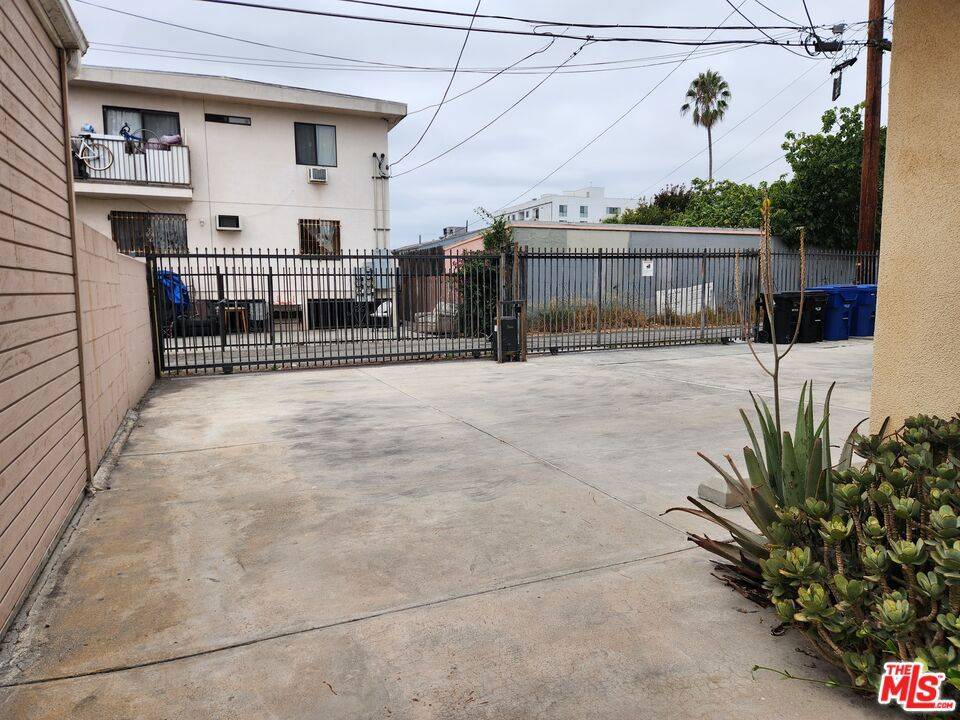 Los Angeles, CA 90004,609 N Hobart BLVD #609