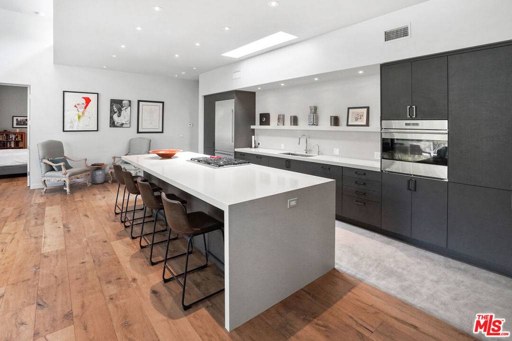 Malibu, CA 90265,6254 Busch DR