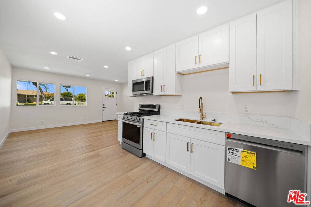 Fullerton, CA 92833,3604 W Valencia DR