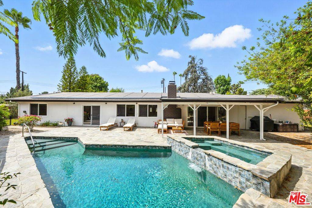Woodland Hills, CA 91367,20835 Tiara ST