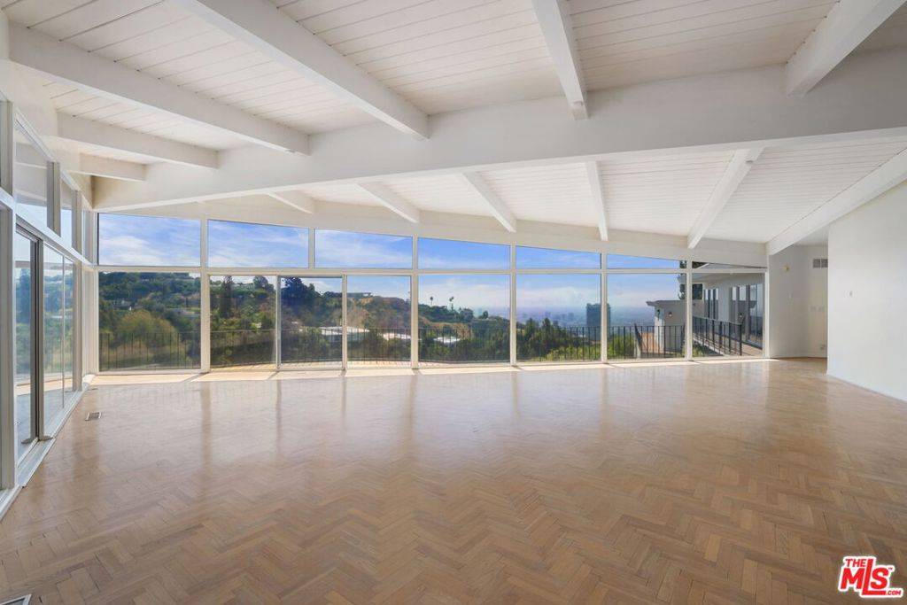 Beverly Hills, CA 90210,1460 Carla