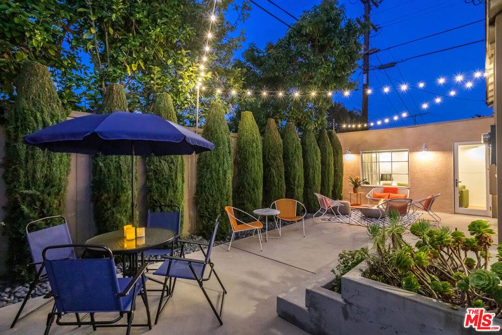 Los Angeles, CA 90034,8809 David AVE