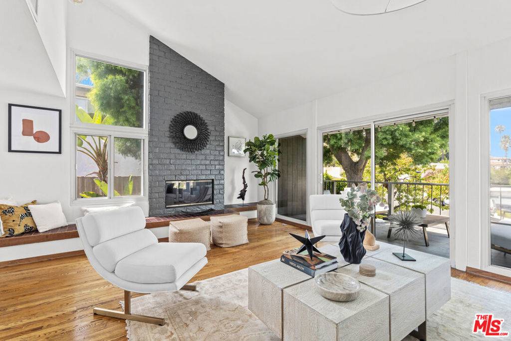 Playa Del Rey, CA 90293,418 Talbert ST