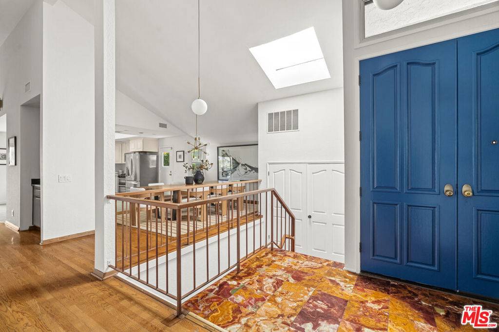 Playa Del Rey, CA 90293,418 Talbert ST