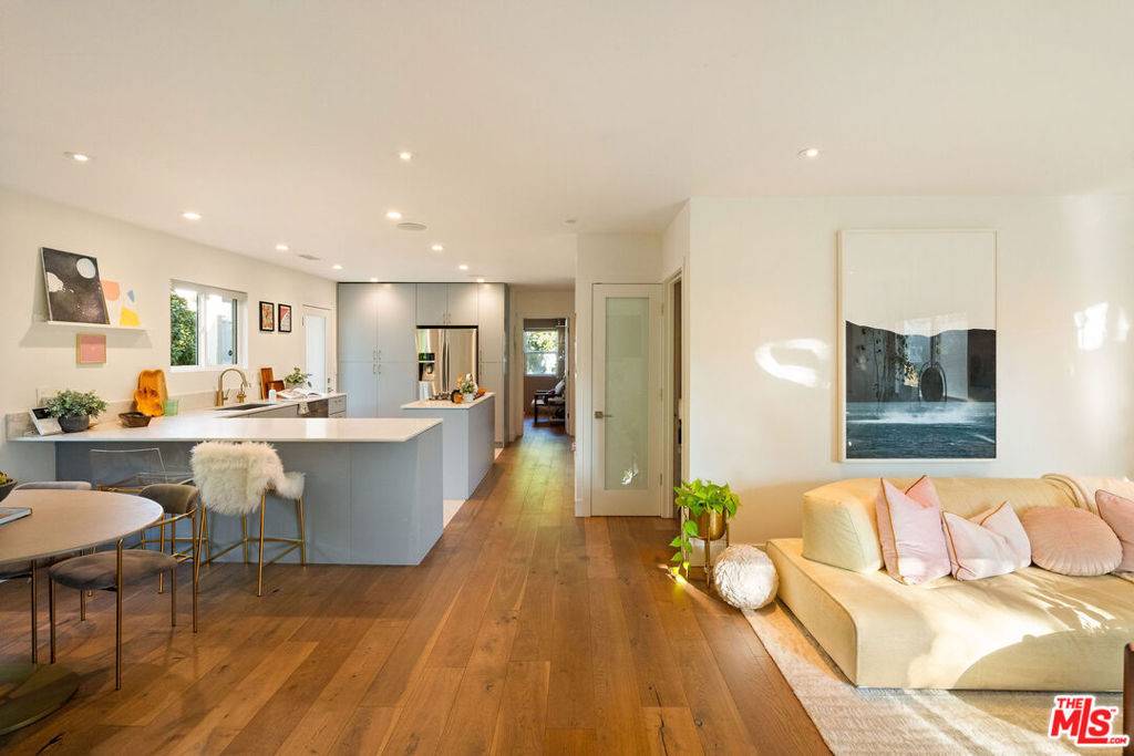 Los Angeles, CA 90066,4128 Kenyon AVE