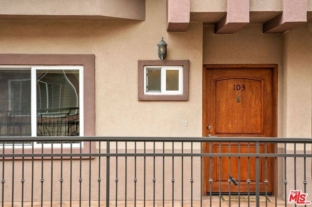 Agoura Hills, CA 91301,5241 Colodny DR #103