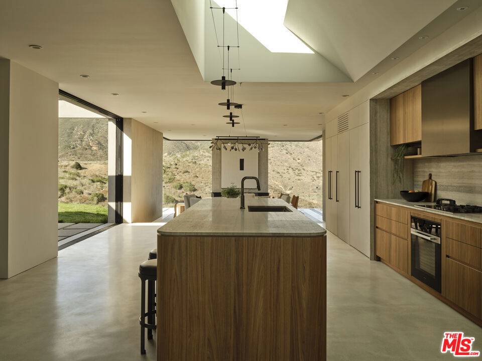 Malibu, CA 90265,5684 Calpine DR