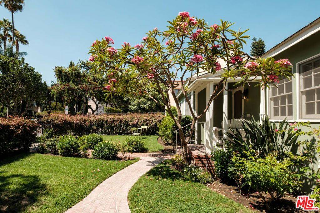 West Hollywood, CA 90046,1030 N La Jolla AVE