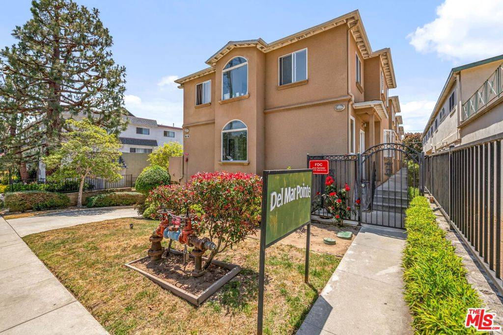 El Segundo, CA 90245,222 W Imperial AVE #3