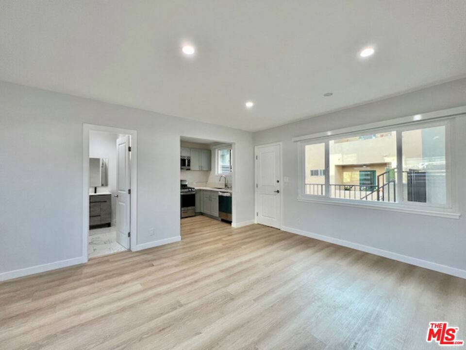 Los Angeles, CA 90049,901 S Barrington AVE #A