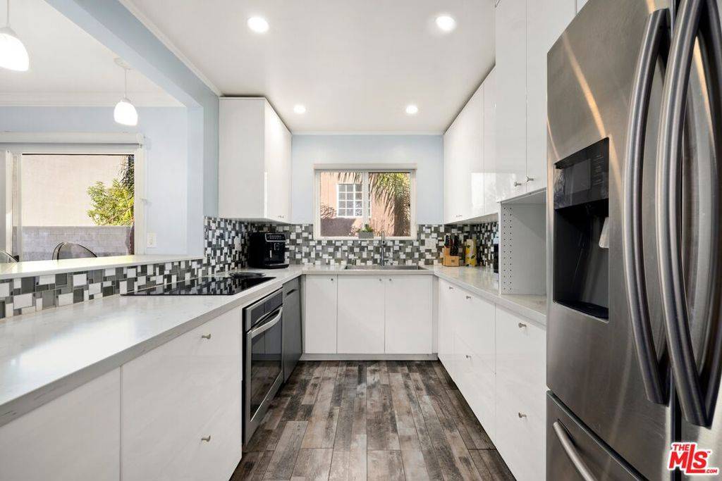 Los Angeles, CA 90046,1734 N Fuller AVE #209