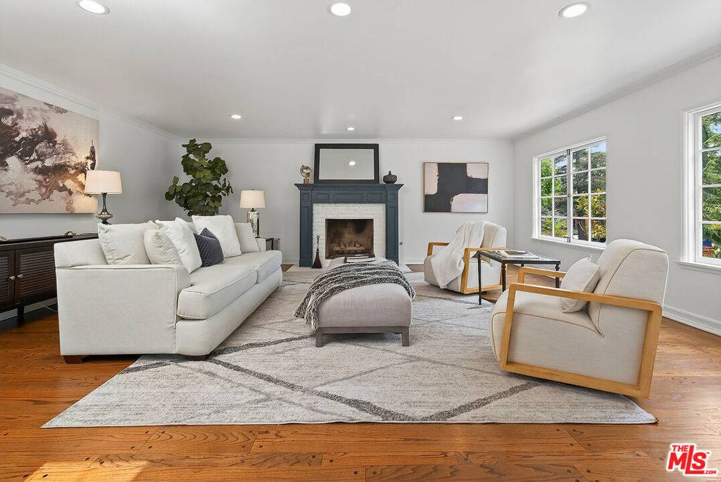 Santa Monica, CA 90402,322 25th ST