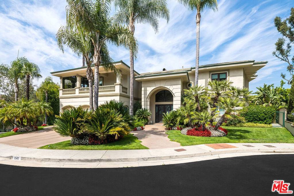 Beverly Hills, CA 90210,12145 Summit CT