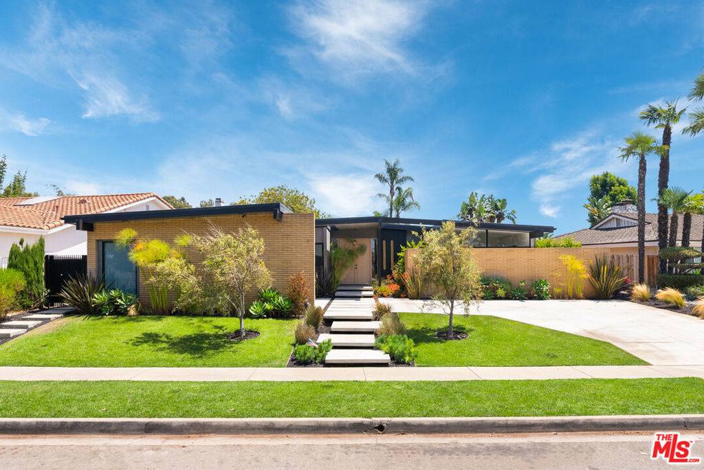 View Park, CA 90043,4508 Mount Vernon DR