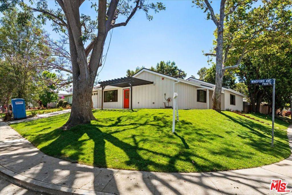 Los Angeles, CA 90045,7901 Winsford AVE