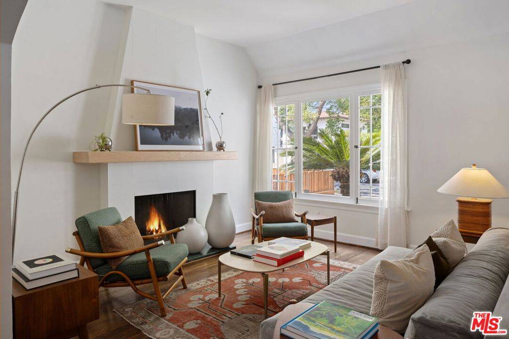 Toluca Lake, CA 91602,4654 Denny AVE