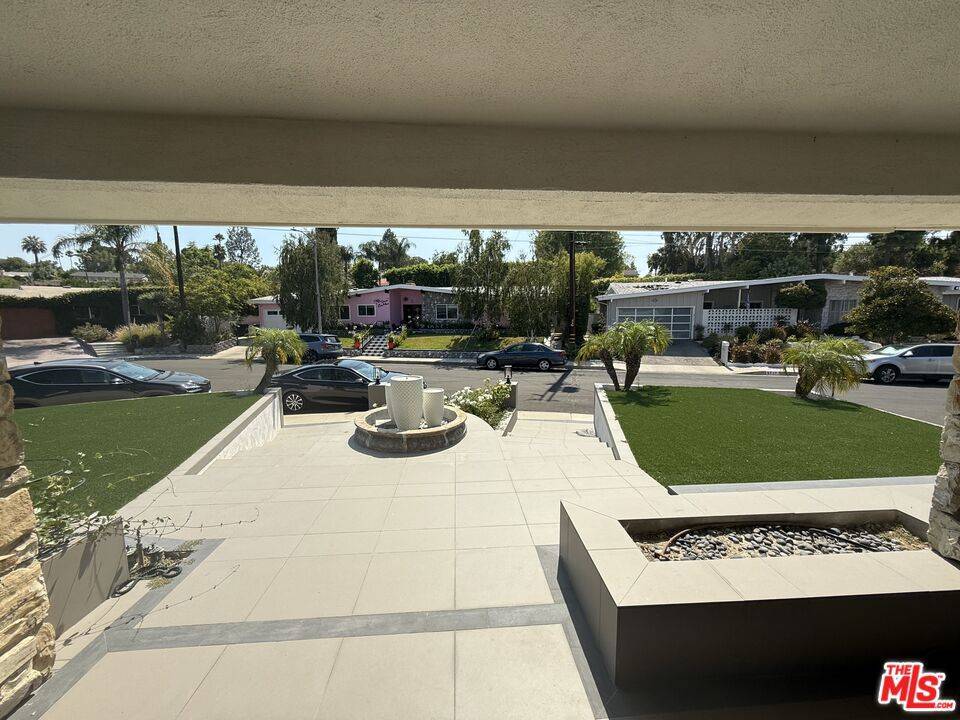 Woodland Hills, CA 91367,5714 El Canon AVE