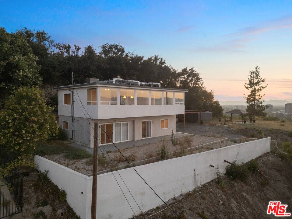 Sherman Oaks, CA 91403,15126 Rayneta DR