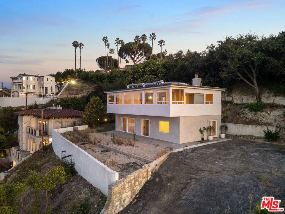 Sherman Oaks, CA 91403,15126 Rayneta DR