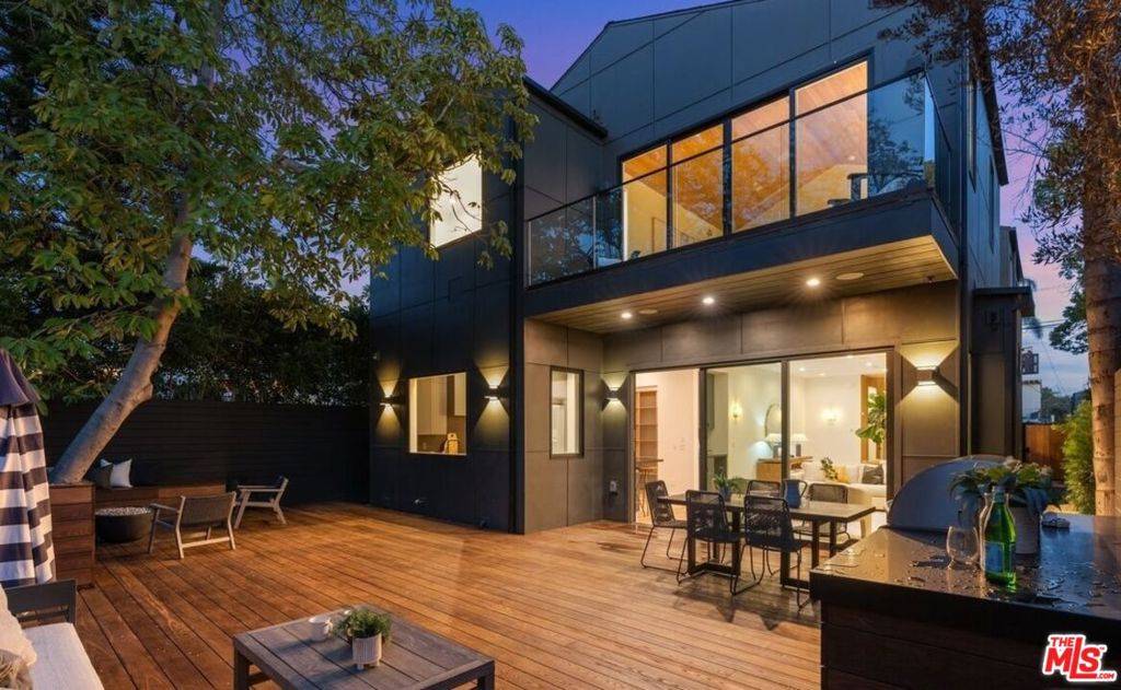 Venice, CA 90291,2040 Glencoe AVE