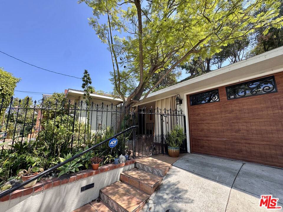 Los Angeles, CA 90046,7756 Torreyson Dr. #A