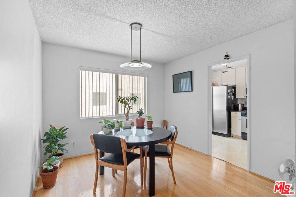 Burbank, CA 91504,9717 Via Roma