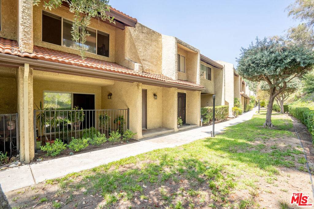 Burbank, CA 91504,9717 Via Roma