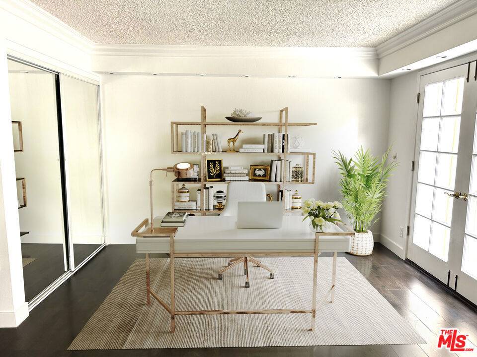 Los Angeles, CA 90025,1731 Colby AVE #105