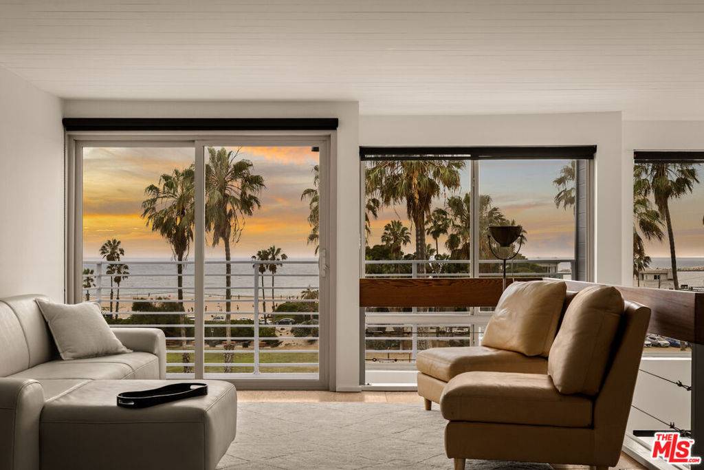 Playa Del Rey, CA 90293,6624 Vista Del Mar