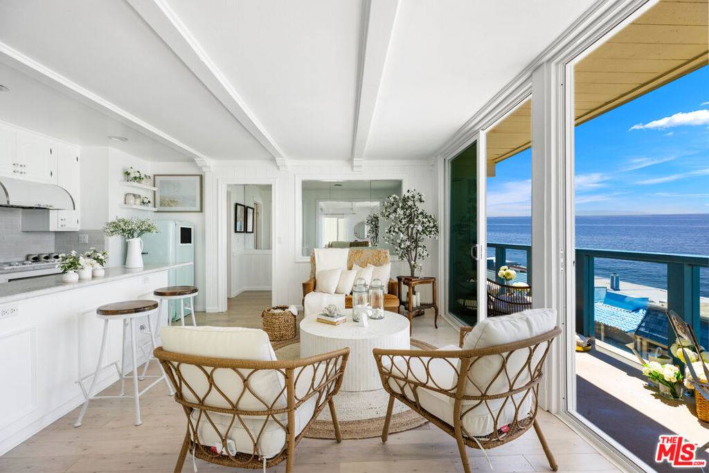 Malibu, CA 90265,11924 WHITEWATER LN