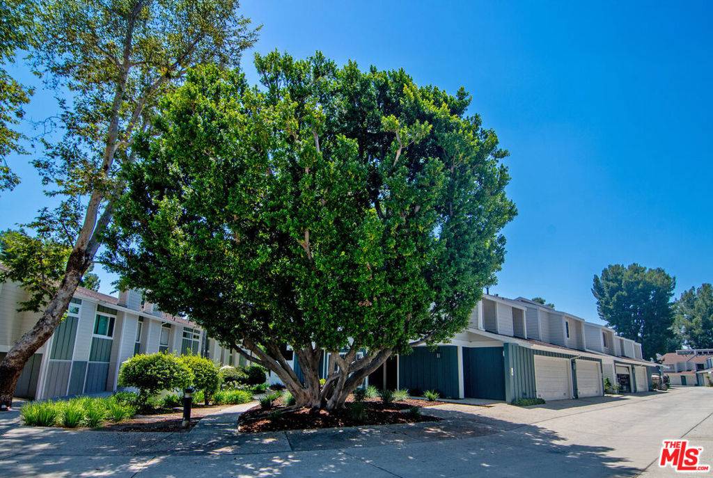 Northridge, CA 91325,18170 Andrea Circle North #1