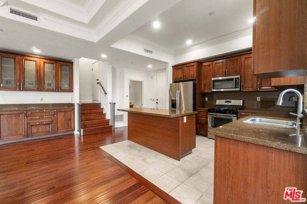 Los Angeles, CA 90024,10765 Wilkins AVE #3