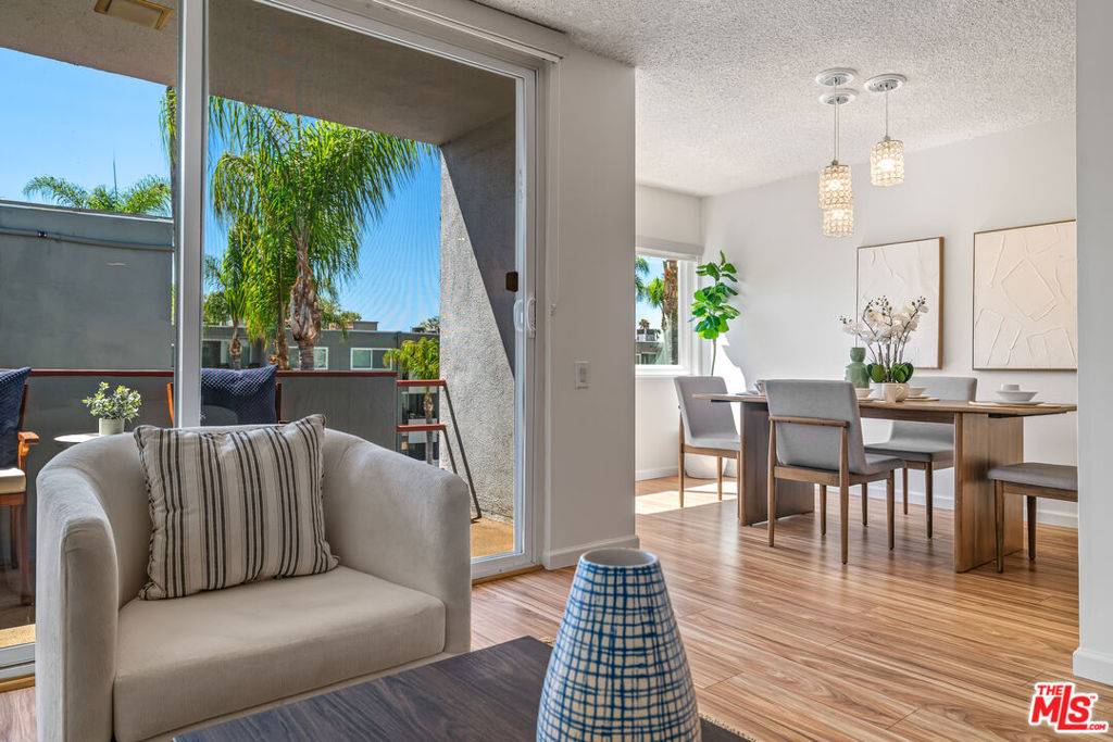 Sherman Oaks, CA 91423,4915 Tyrone AVE #334