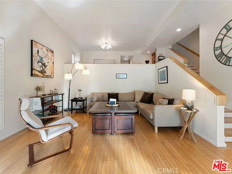 Sherman Oaks, CA 91403,15175 Magnolia BLVD #A