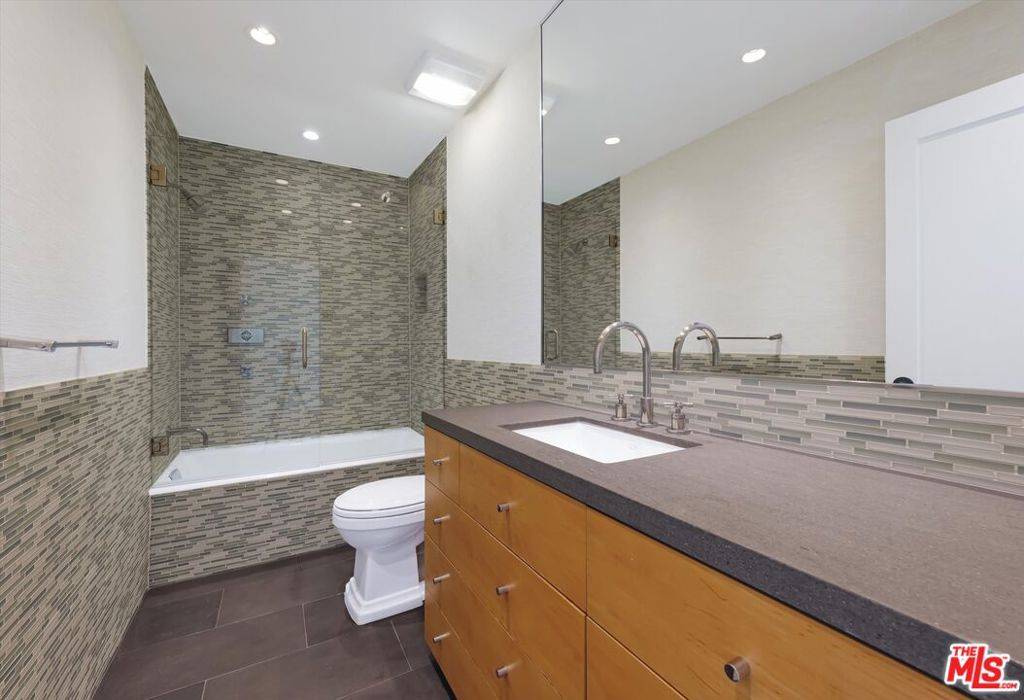 Malibu, CA 90265,6789 Shearwater LN