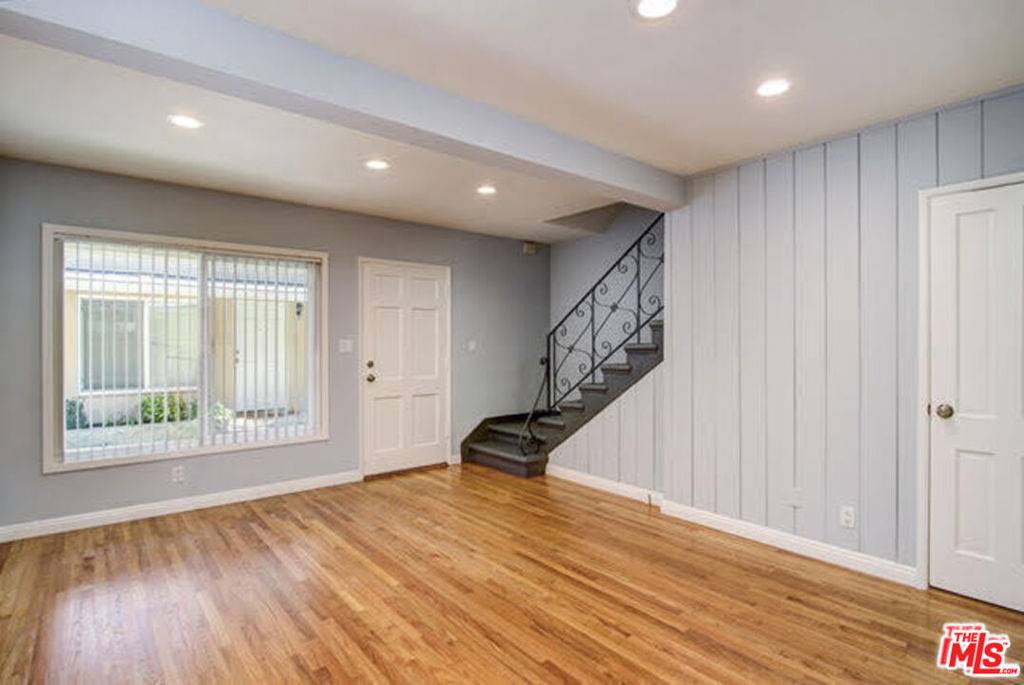 Glendale, CA 91207,321 CAMERON PL #1